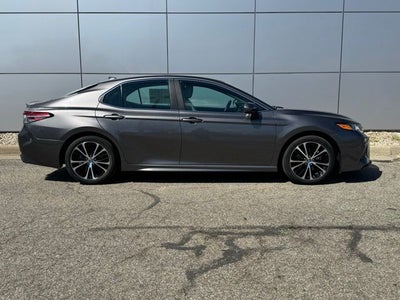 2019 Toyota Camry SE FWD