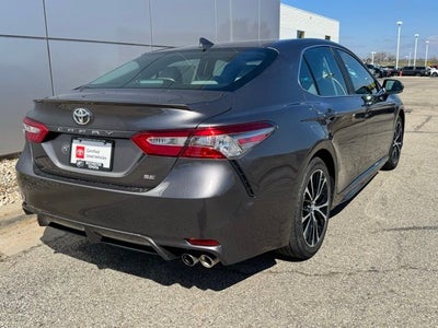 2019 Toyota Camry SE FWD