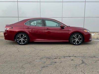 2018 Toyota Camry Hybrid SE FWD
