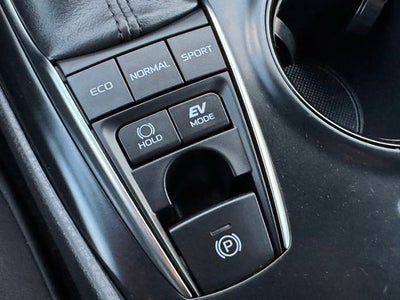 2019 Toyota Camry Hybrid LE FWD