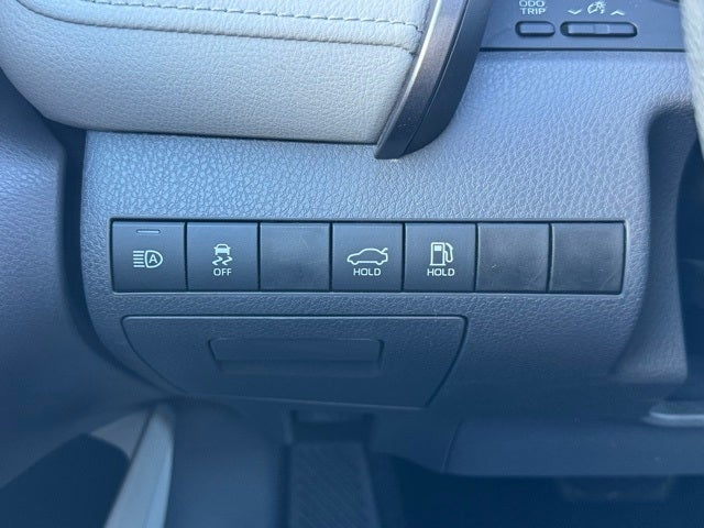 2019 Toyota Camry Hybrid LE FWD