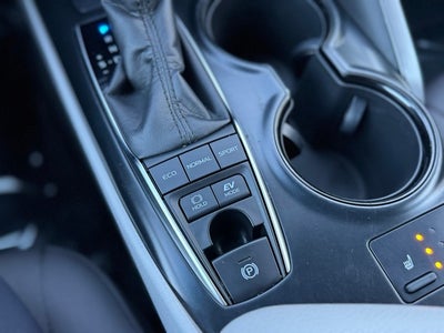 2018 Toyota Camry Hybrid LE FWD