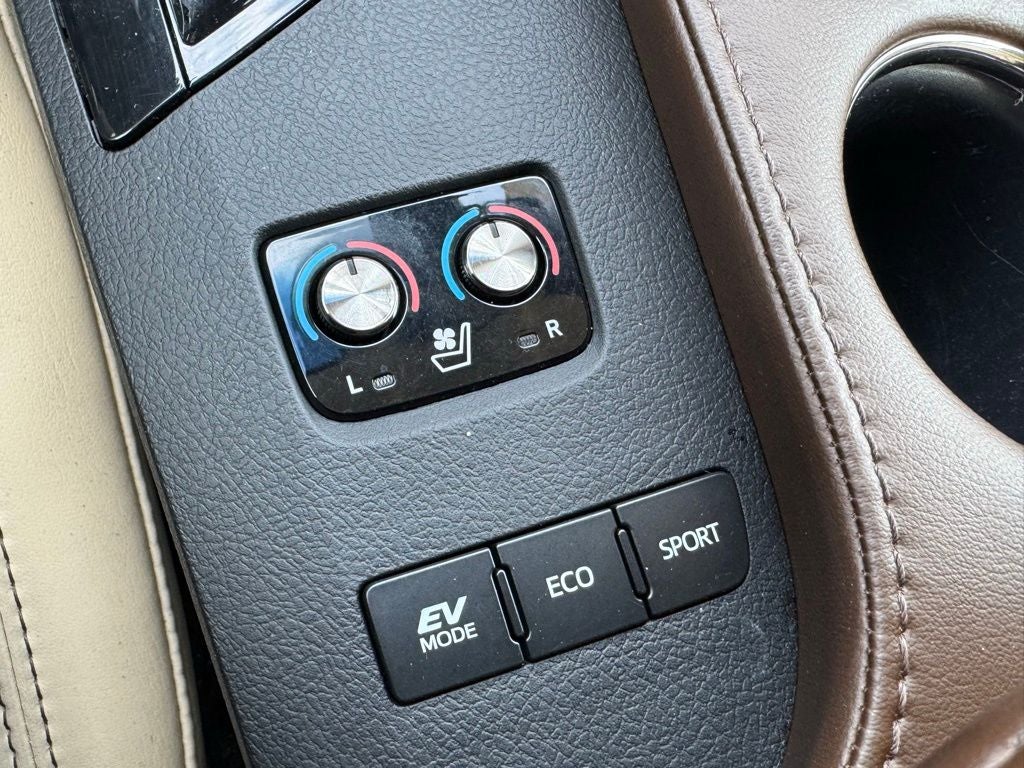 2018 Toyota Avalon Hybrid Limited FWD