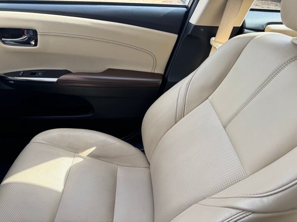 2018 Toyota Avalon Hybrid Limited FWD