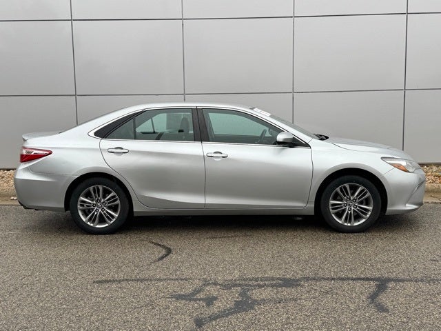 2016 Toyota Camry SE FWD