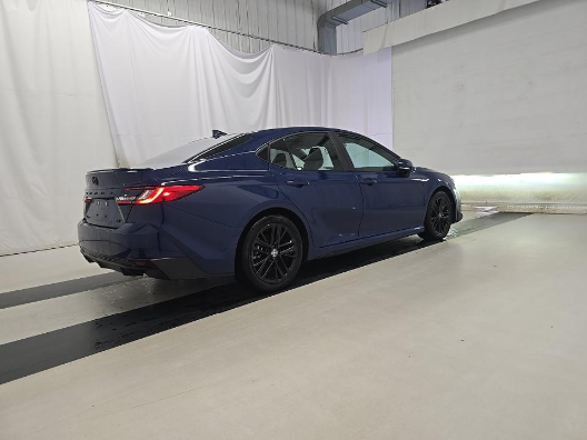 2025 Toyota Camry SE FWD