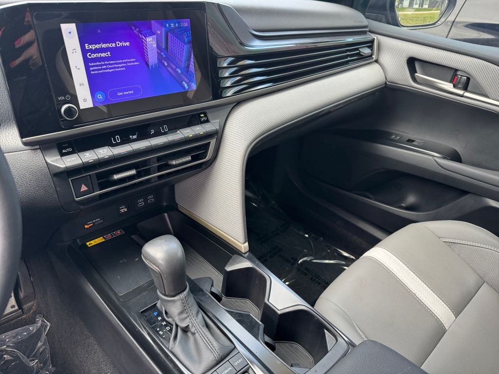 2025 Toyota Camry SE FWD