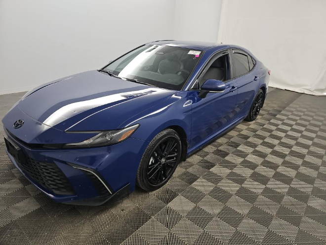 2025 Toyota Camry SE FWD