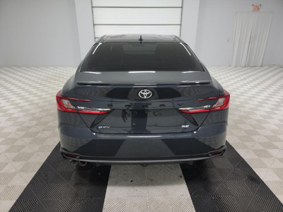 2025 Toyota Camry SE FWD