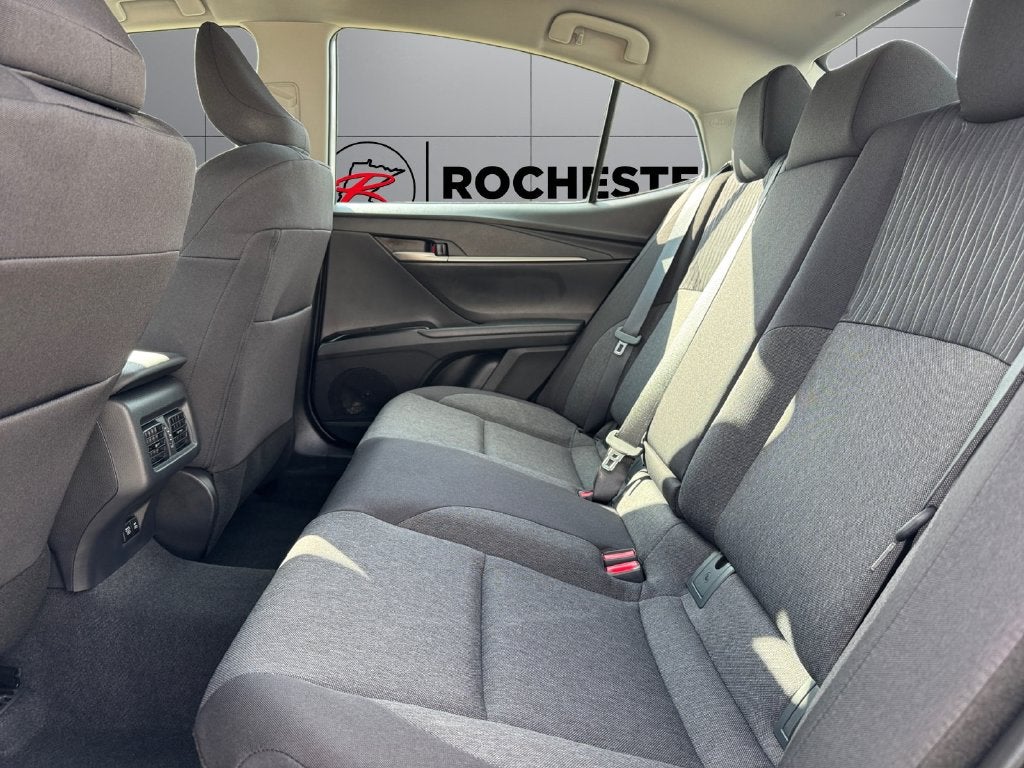 2025 Toyota Camry LE FWD