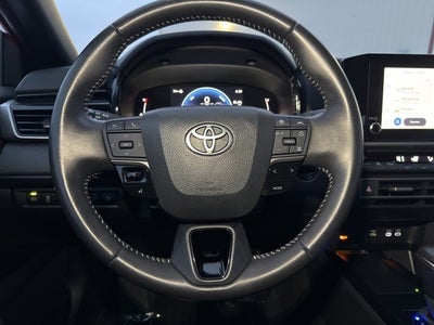 2025 Toyota Camry SE FWD