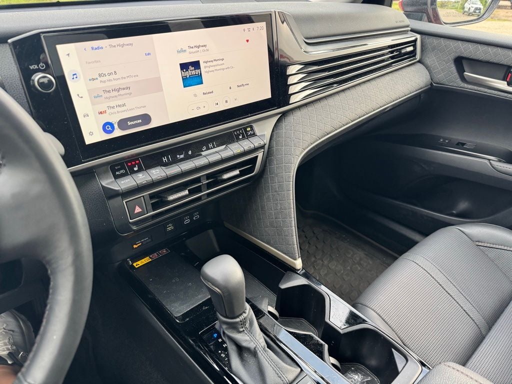 2025 Toyota Camry XLE FWD