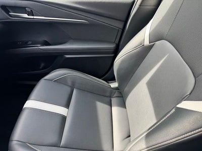 2025 Toyota Camry SE FWD