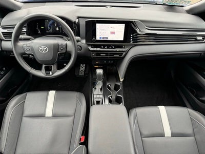 2025 Toyota Camry SE FWD