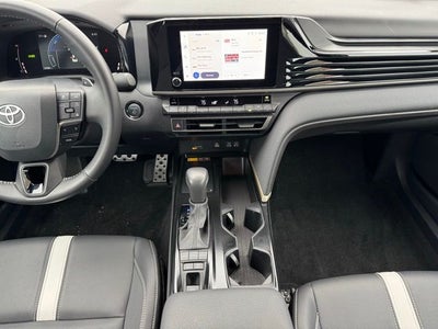 2025 Toyota Camry SE FWD