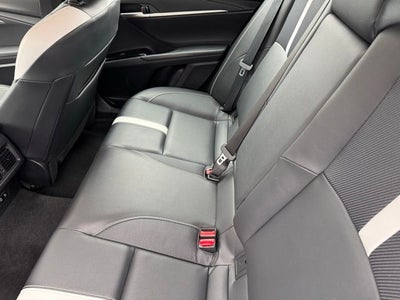 2025 Toyota Camry SE FWD