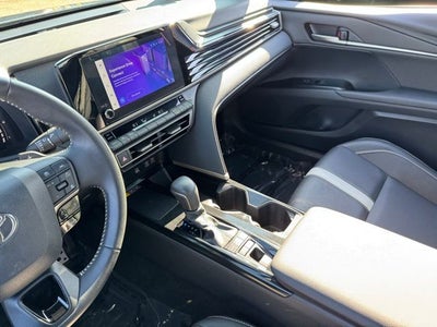 2025 Toyota Camry SE FWD