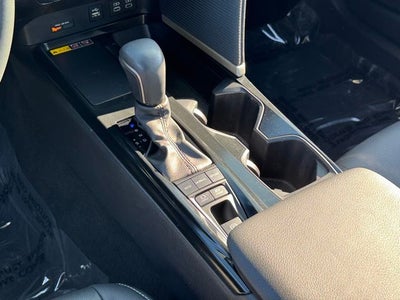 2025 Toyota Camry SE FWD