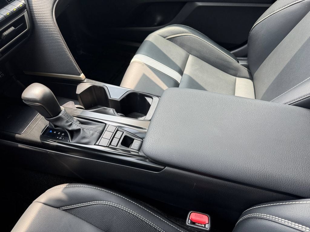 2025 Toyota Camry SE FWD