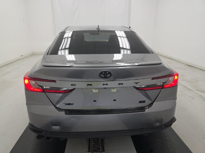 2025 Toyota Camry SE FWD