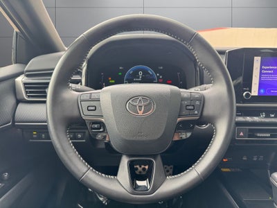 2025 Toyota Camry SE FWD