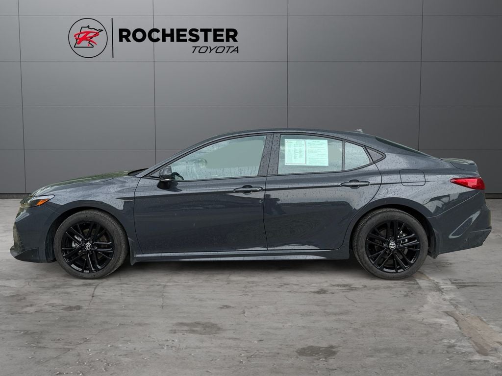 2025 Toyota Camry SE FWD