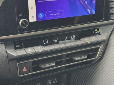 2025 Toyota Camry SE FWD