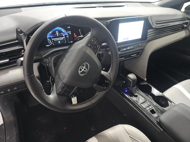 2025 Toyota Camry SE AWD