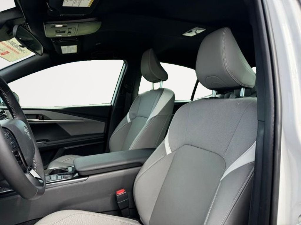 2025 Toyota Camry SE AWD