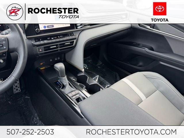 2025 Toyota Camry SE AWD