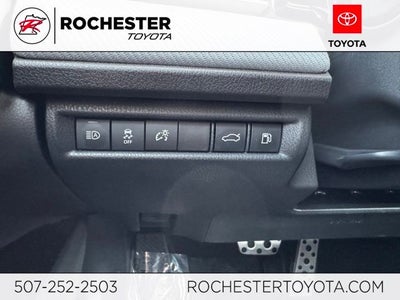 2025 Toyota Camry SE AWD