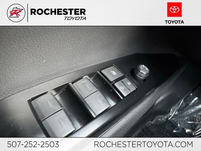 2025 Toyota Camry SE AWD