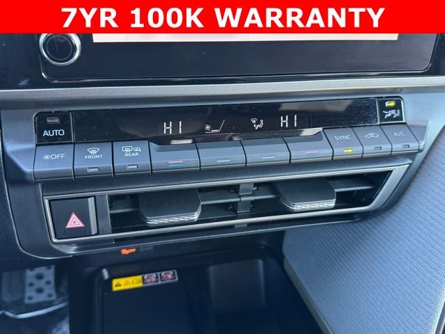 2025 Toyota Camry SE AWD