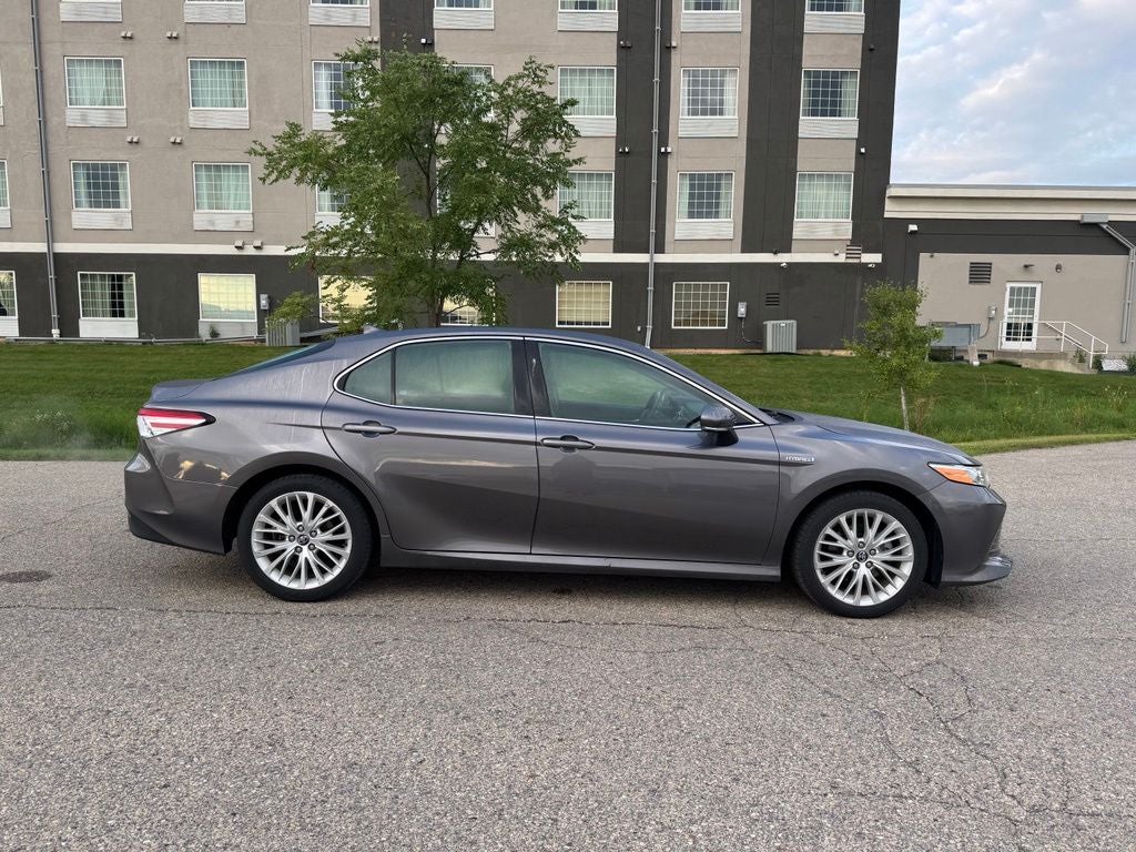2020 Toyota Camry Hybrid XLE FWD