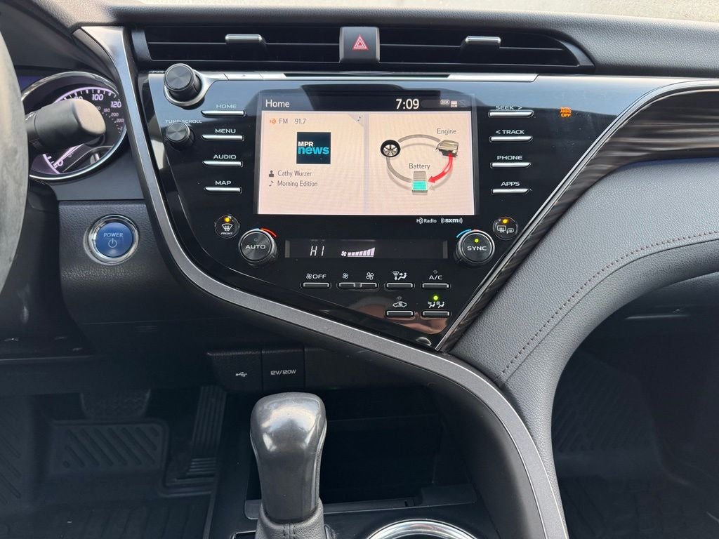 2020 Toyota Camry Hybrid XLE FWD