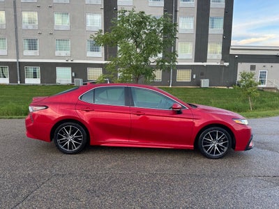 2024 Toyota Camry SE FWD