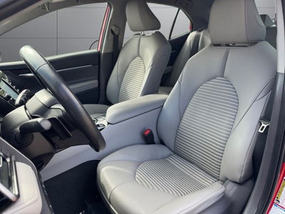 2020 Toyota Camry SE AWD
