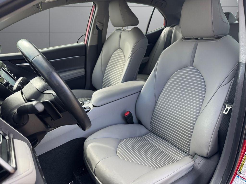 2020 Toyota Camry SE AWD