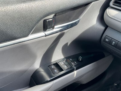 2020 Toyota Camry SE AWD