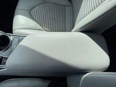 2020 Toyota Camry SE AWD