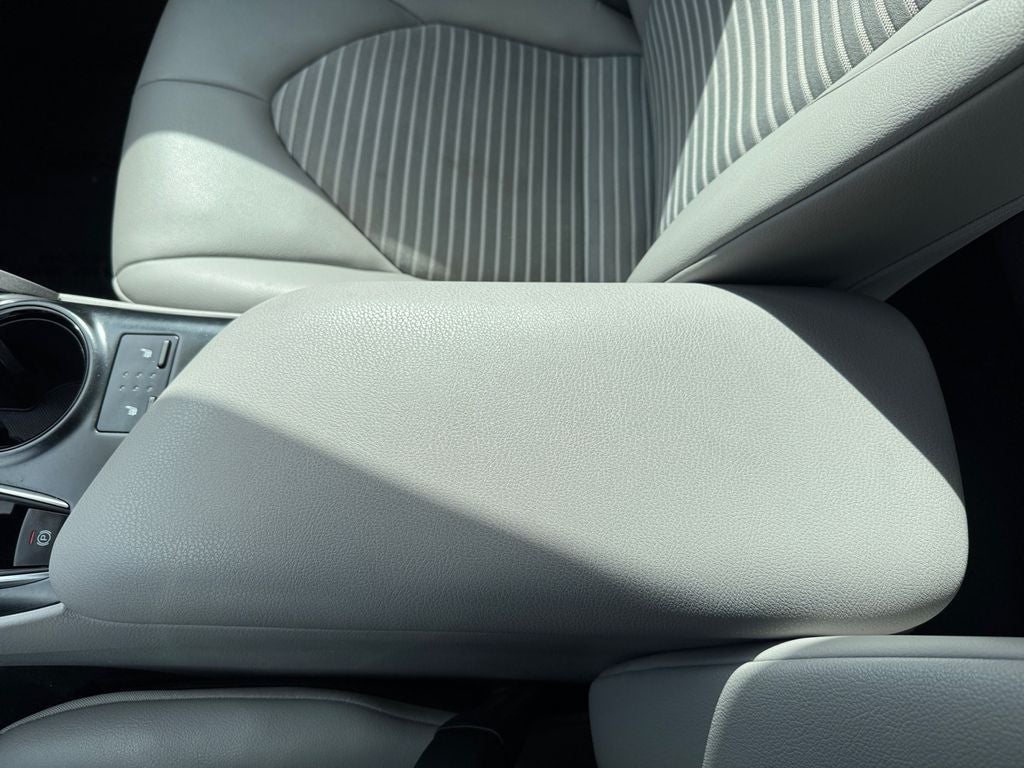 2020 Toyota Camry SE AWD