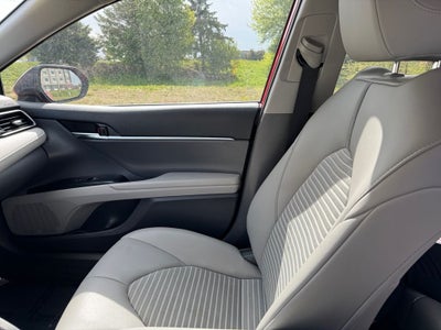 2020 Toyota Camry SE AWD