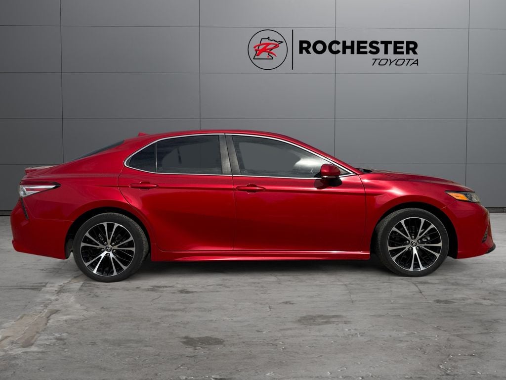 2020 Toyota Camry SE AWD