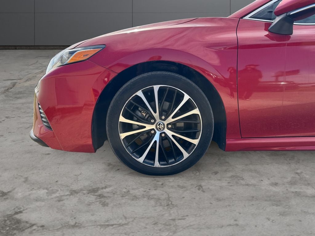 2020 Toyota Camry SE AWD