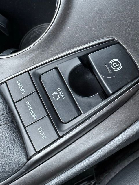 2023 Toyota Camry SE AWD