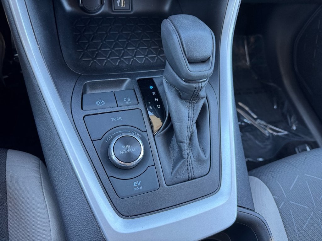 2025 Toyota RAV4 Hybrid XLE AWD