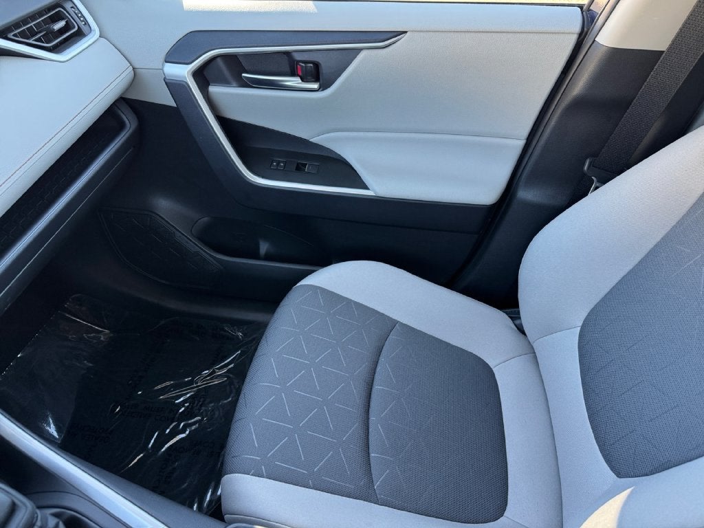2025 Toyota RAV4 Hybrid XLE AWD