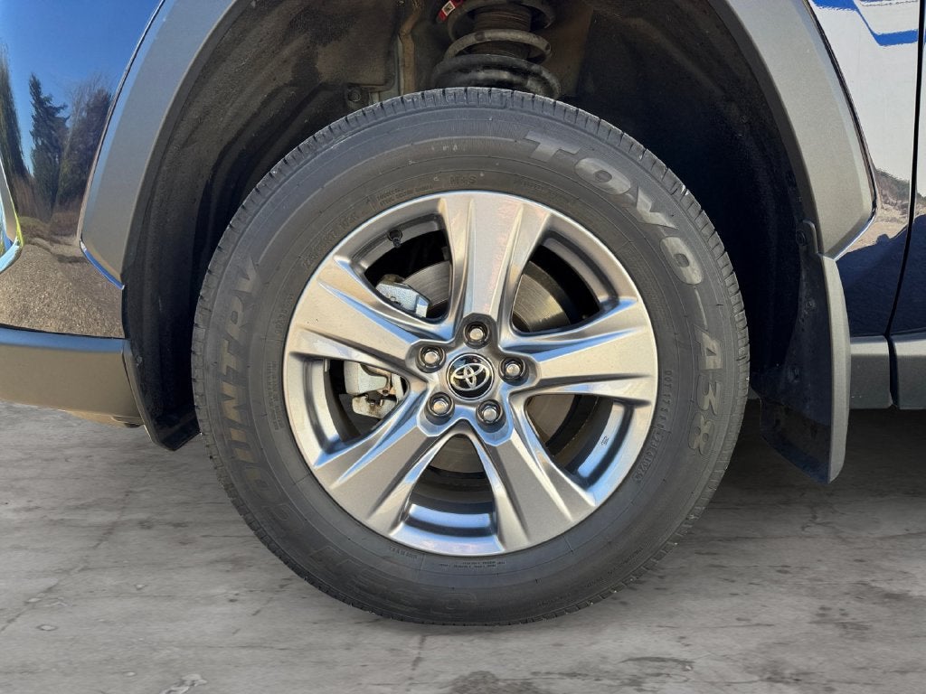 2025 Toyota RAV4 Hybrid XLE AWD
