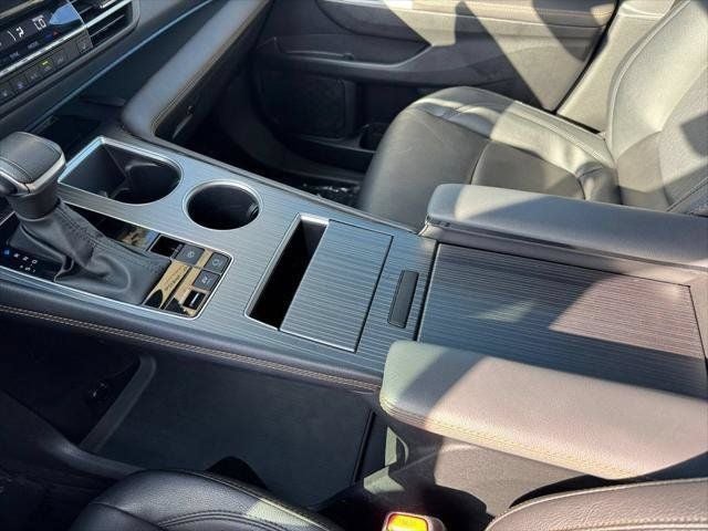 2024 Toyota Sienna Woodland Edition AWD