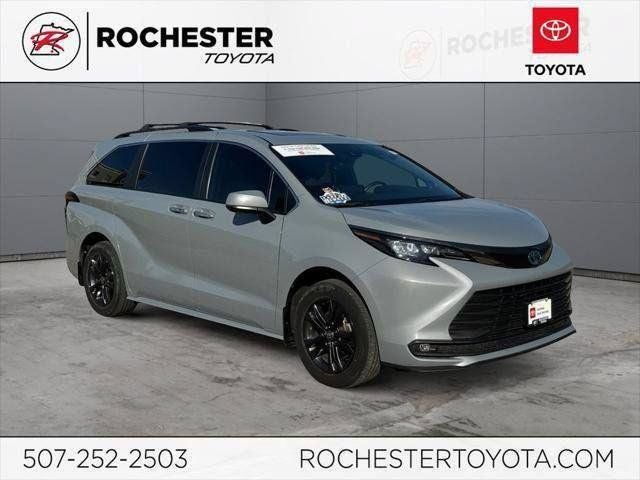 2024 Toyota Sienna Woodland Edition AWD